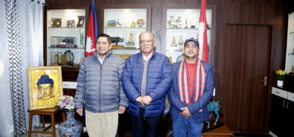 प्रेस नेपालका अध्यक्ष शर्मा माओवादी केन्द्रमा प्रवेश